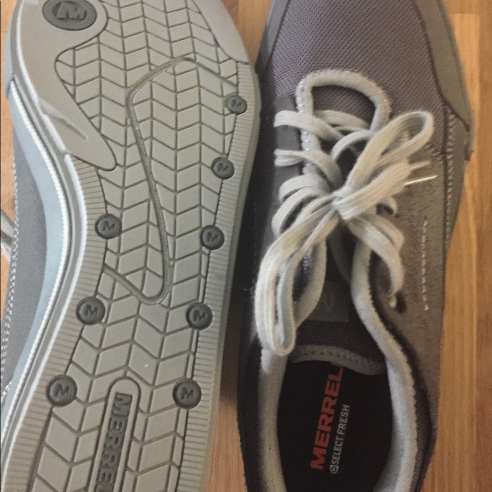 Merrell Men's shoes new